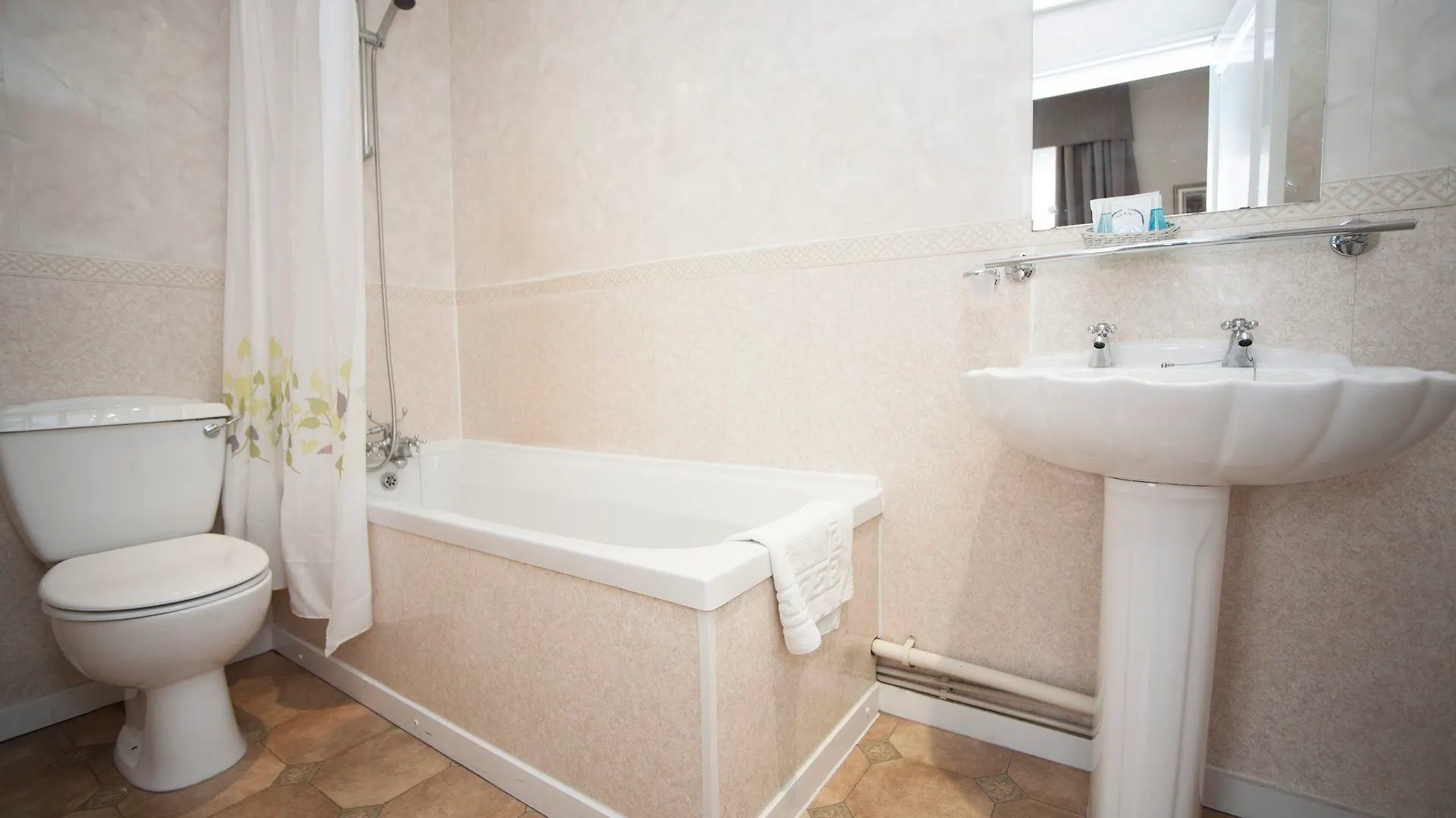 ***  The White Swan Hotel Halifax Reino Unido