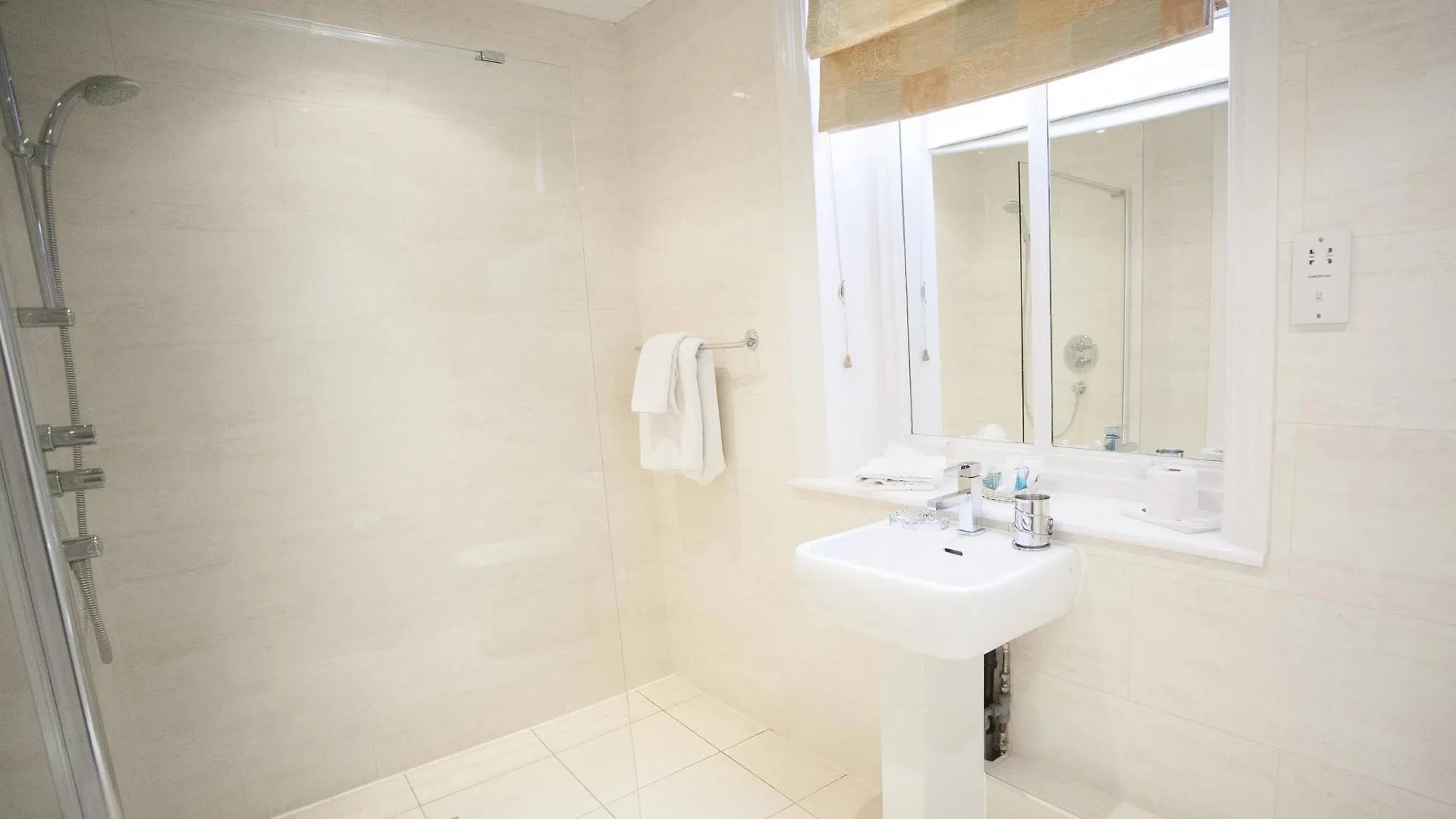 The White Swan Hotel Halifax 3*,  Reino Unido